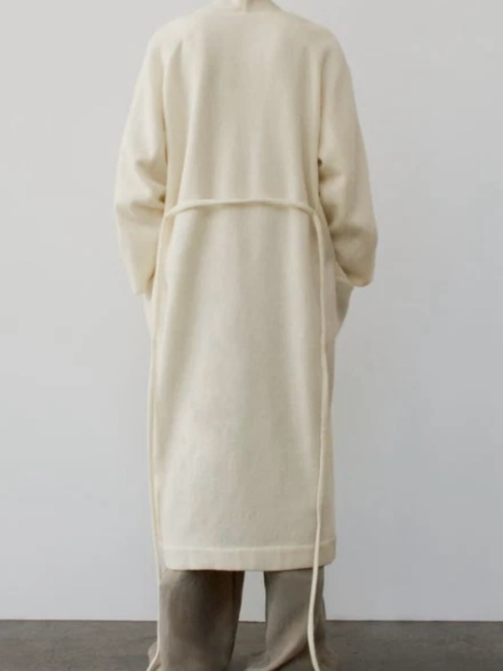 ZARA Cream Plush Open-Front Robe with Patch Pockets - Picture 2 of 4